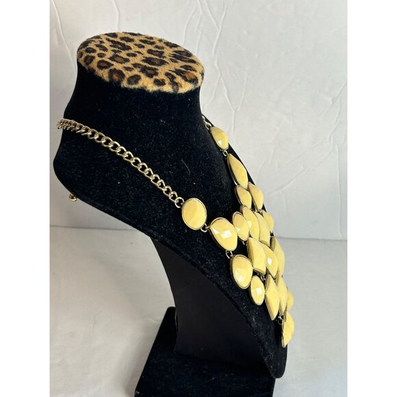 Beige Geometric Statement Necklace With Gold Chain & Lobster Clasp - Picture 4 of 5